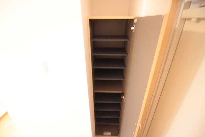 物件内観写真18　(靴箱)