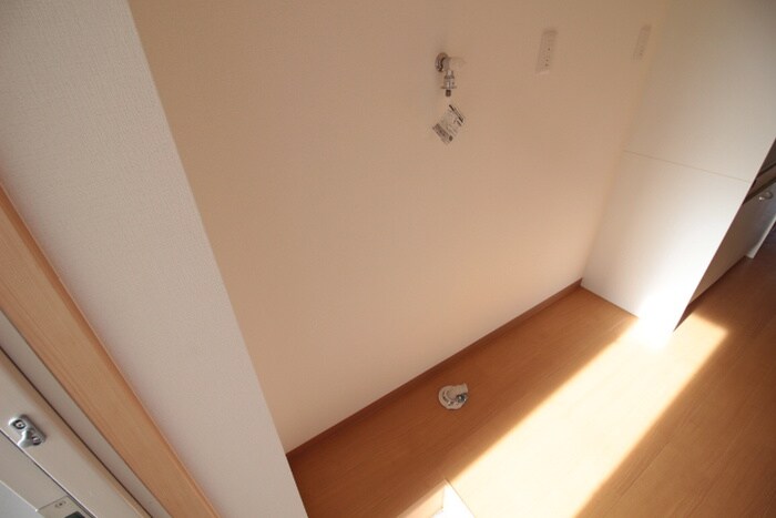 物件内観写真18　(洗濯機置場)