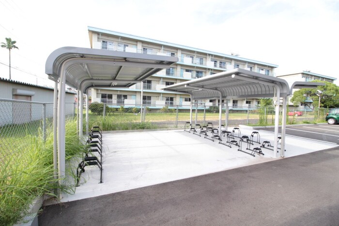 物件外観写真5　(駐輪場)