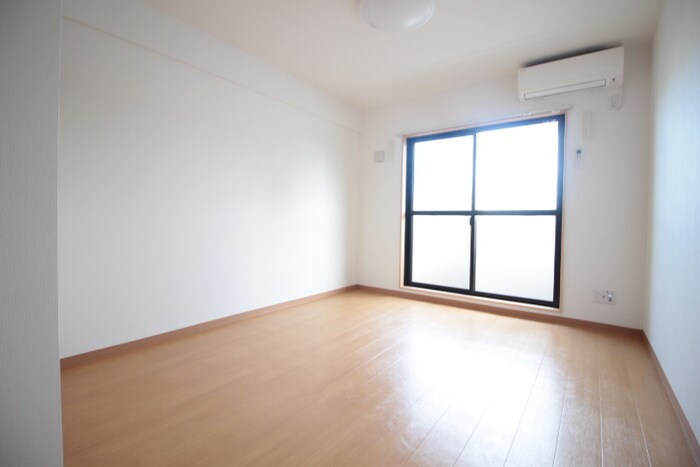 物件内観写真10　(室内からの展望)