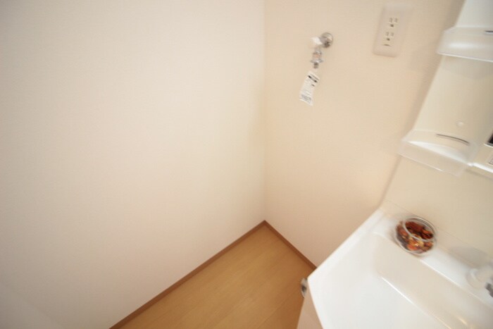 物件内観写真13　(洗濯機置場)