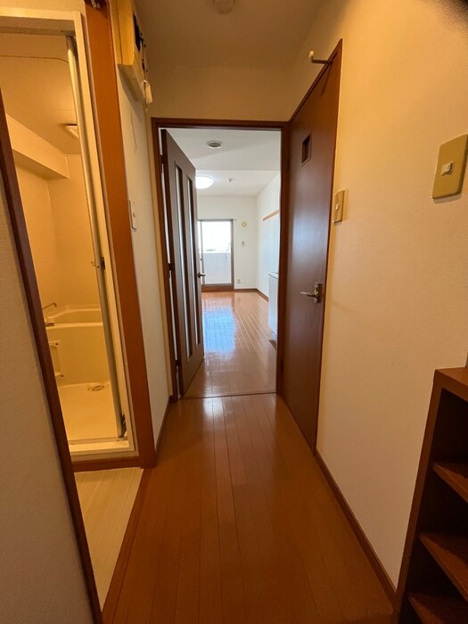 物件内観写真13　(廊下)