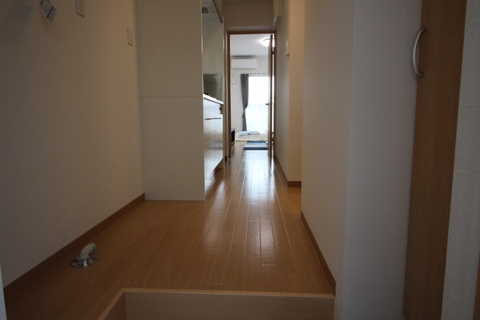 物件内観写真16　(廊下)