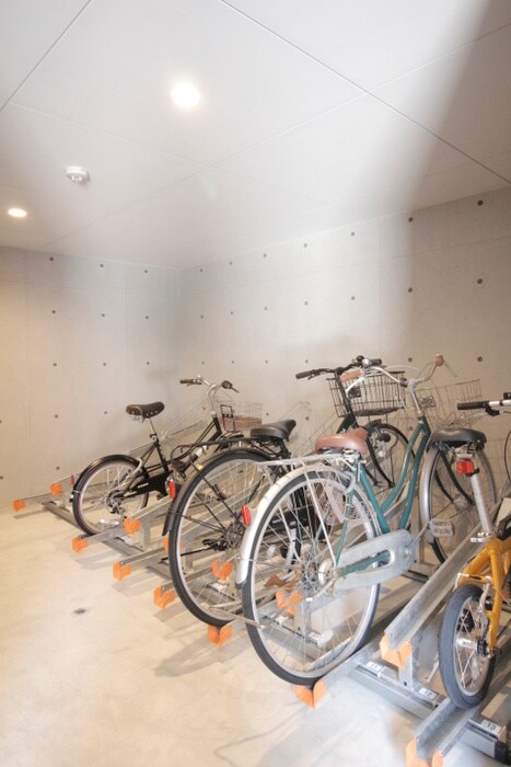 物件外観写真5　(駐輪場)