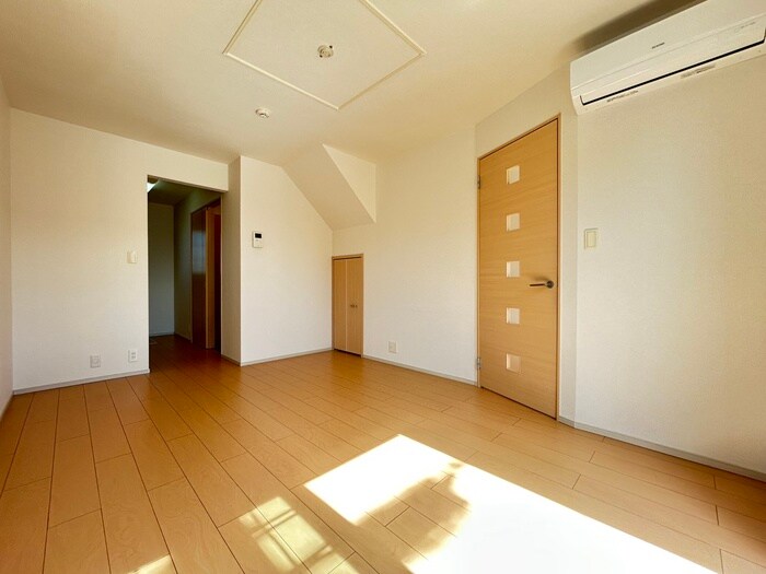 物件内観写真8　(居室)