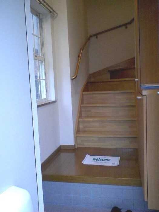 物件内観写真10　(玄関)