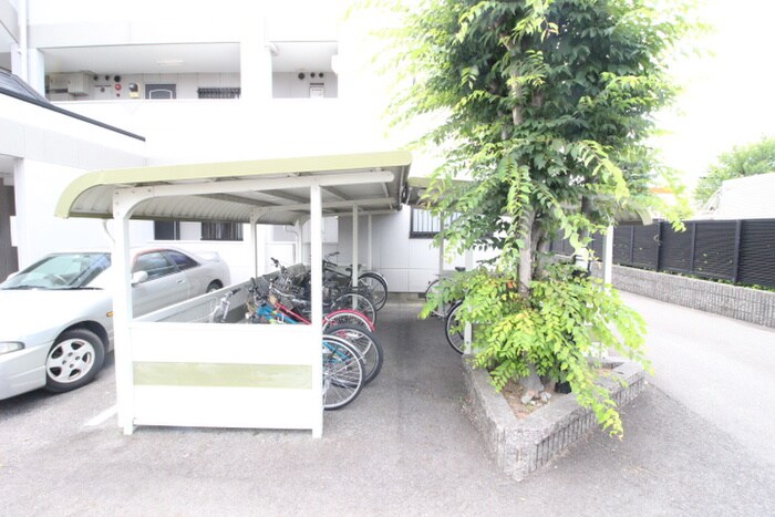 物件外観写真3　(駐輪場)