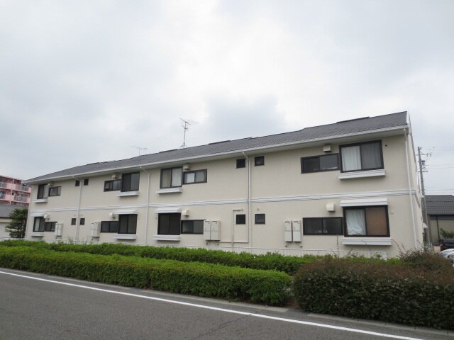 ドミールドルチェ参番館の物件外観写真
