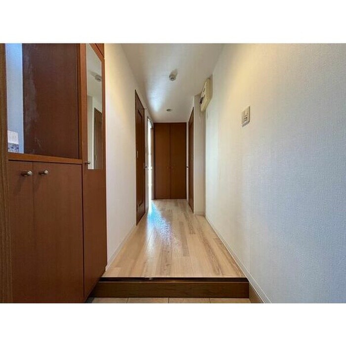 物件内観写真14　(廊下)