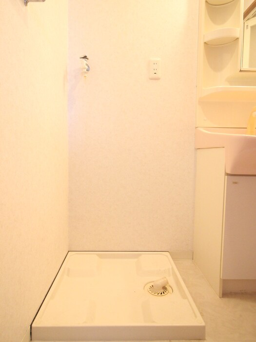 物件内観写真14　(洗濯機置場)