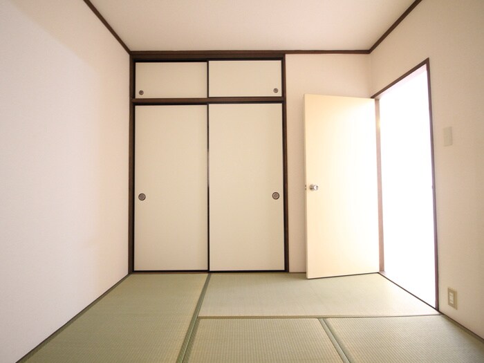 物件内観写真10　(居室)