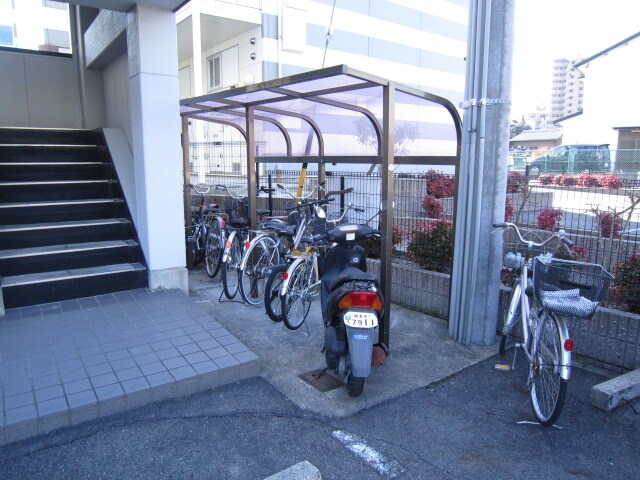 物件外観写真3　(駐輪場)
