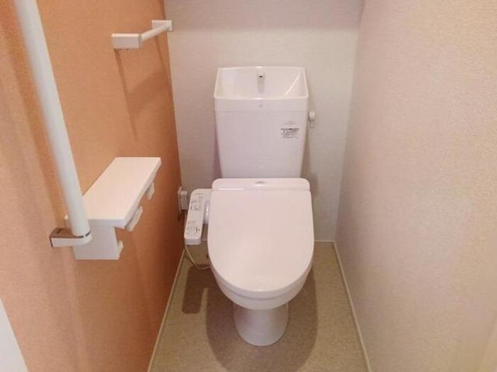 物件内観写真3　(トイレ)