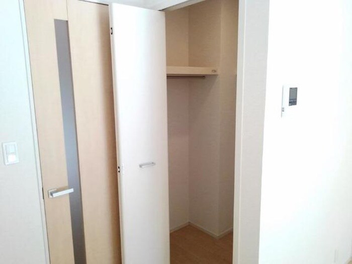 物件内観写真6　(収納)