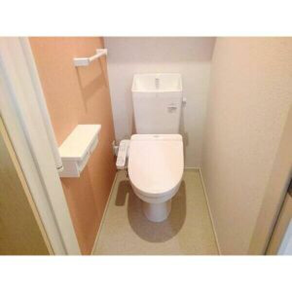 物件内観写真8　(トイレ)