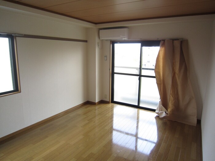 物件内観写真10　(居室)