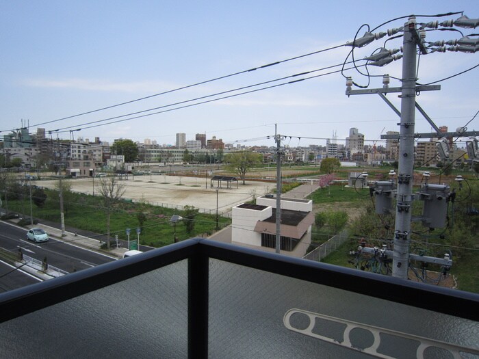 物件内観写真16　(室内からの展望)