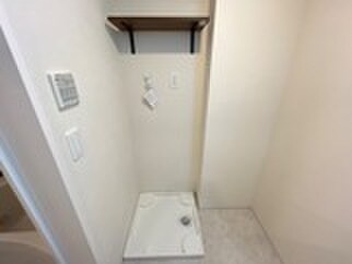 物件内観写真9　(洗濯機置場)