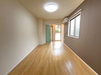 物件内観写真11　(居室)