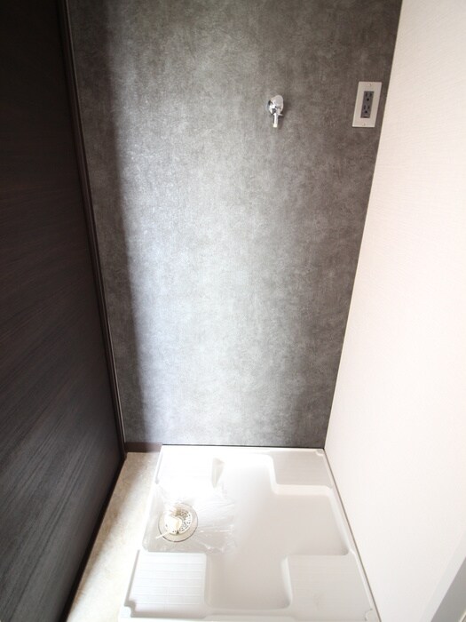 物件内観写真12　(洗濯機置場)