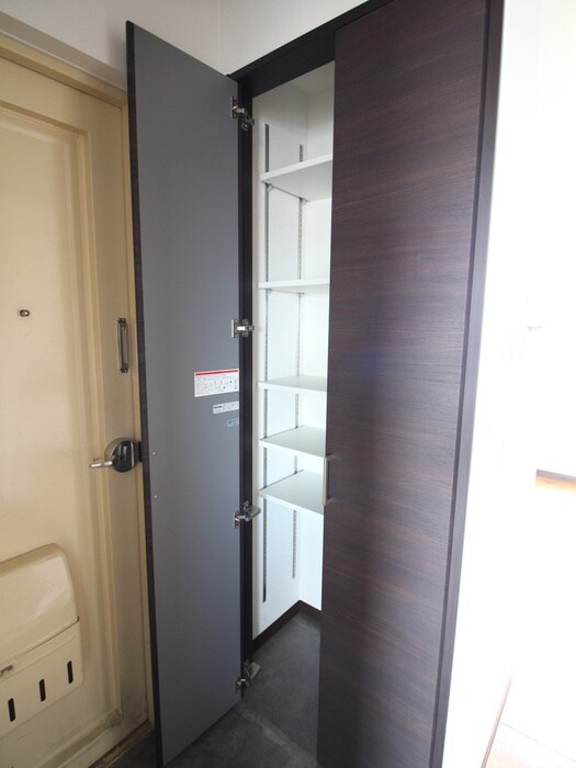 物件内観写真16　(収納)