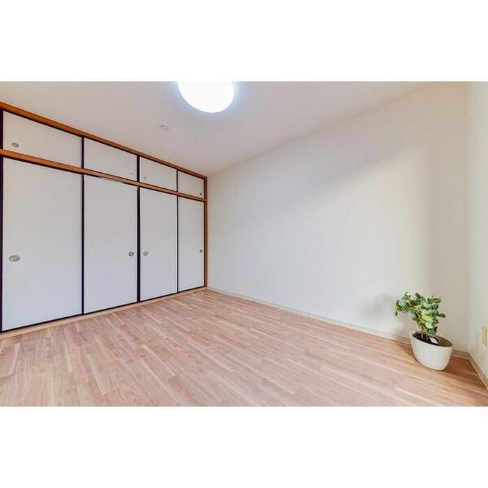 物件内観写真3　(居室)