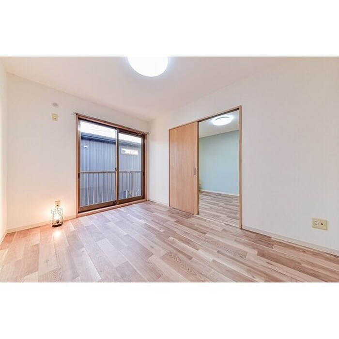 物件内観写真3　(居室)