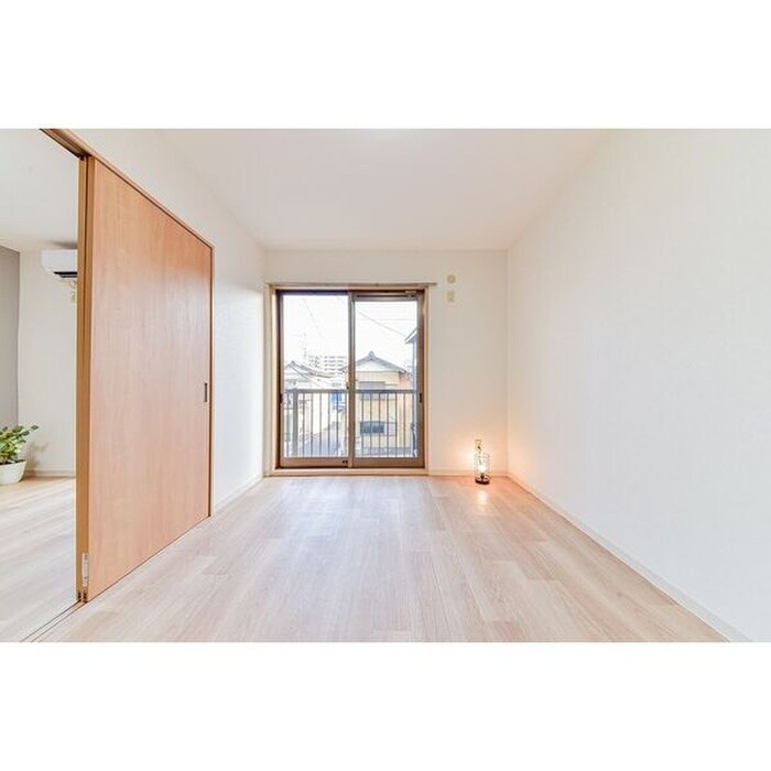 物件内観写真4　(居室)