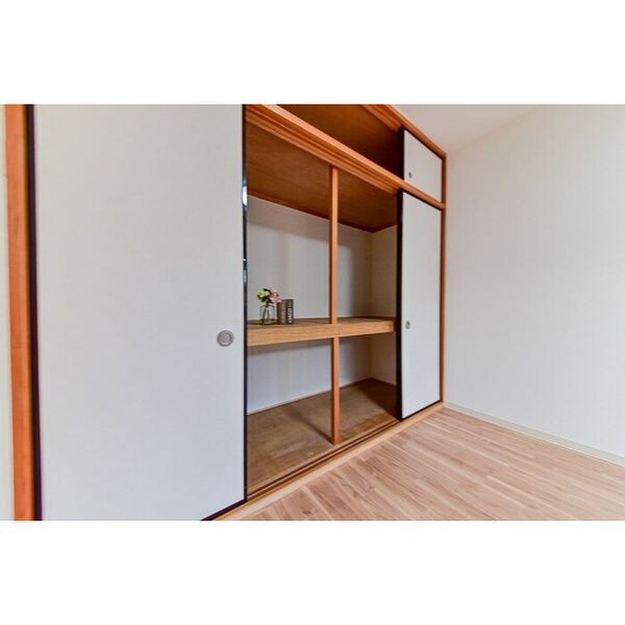 物件内観写真4　(収納)