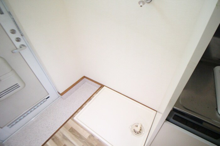 物件内観写真12　(洗濯機置場)