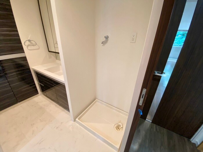 物件内観写真13　(洗濯機置場)