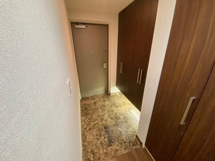 物件内観写真17　(玄関)