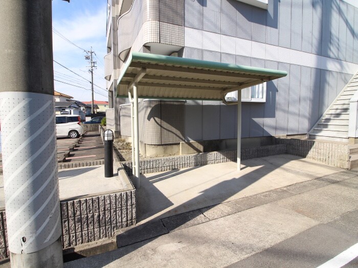 物件外観写真2　(駐輪場)