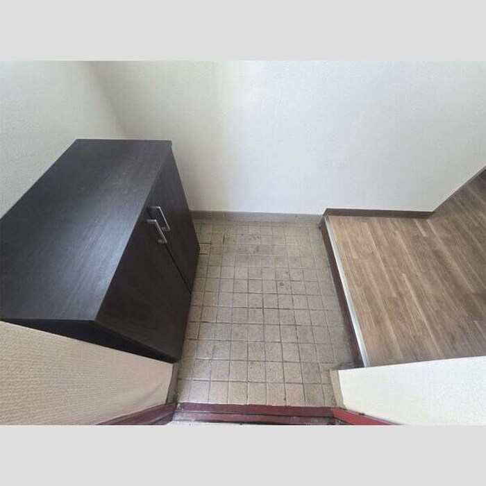 物件内観写真5　(玄関)