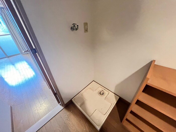 物件内観写真14　(洗濯機置場)