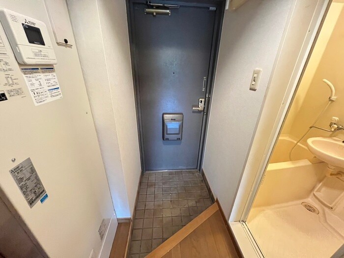 物件内観写真15　(玄関)