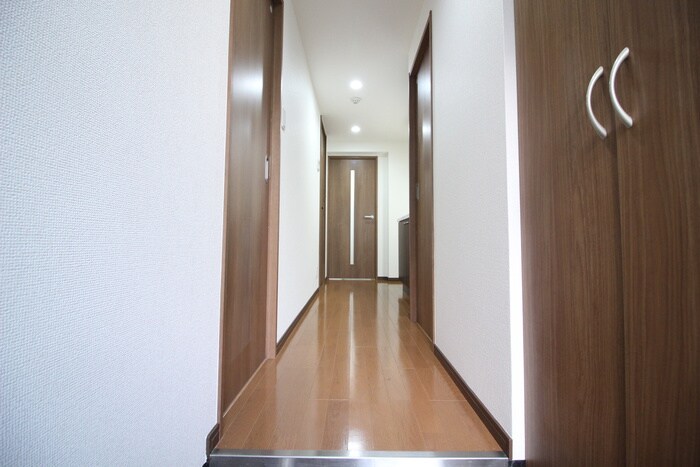 物件内観写真9　(廊下)
