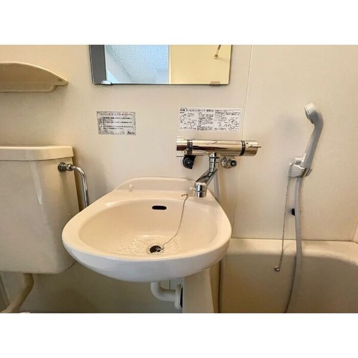 物件内観写真8　(洗面)