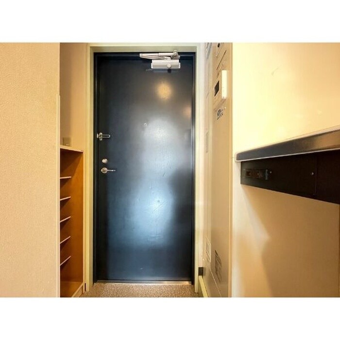 物件内観写真11　(玄関)