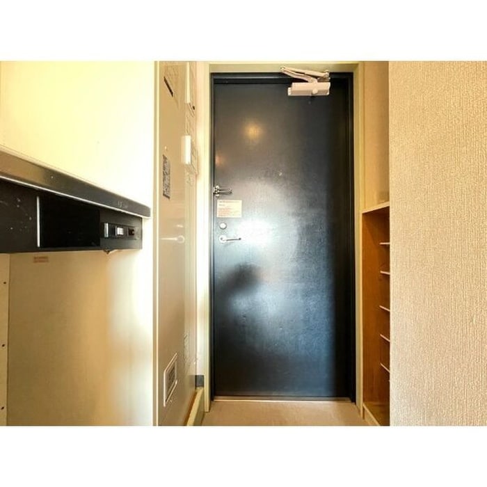 物件内観写真11　(玄関)