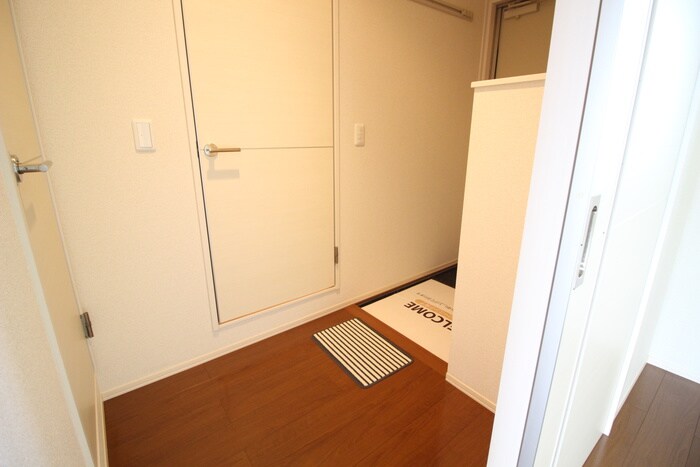 物件内観写真8　(廊下)