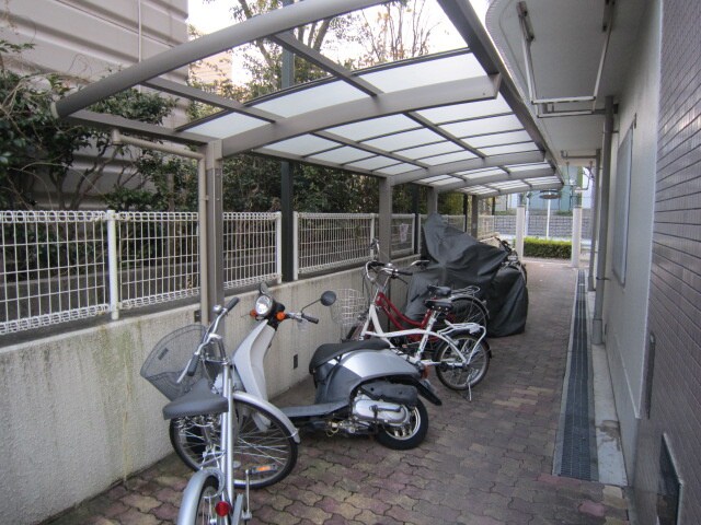 物件外観写真2　(駐輪場)
