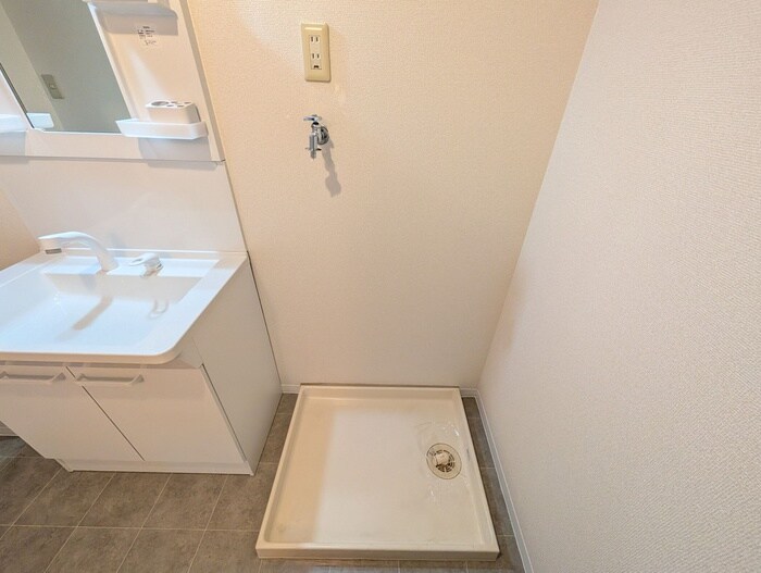 物件内観写真15　(洗濯機置場)