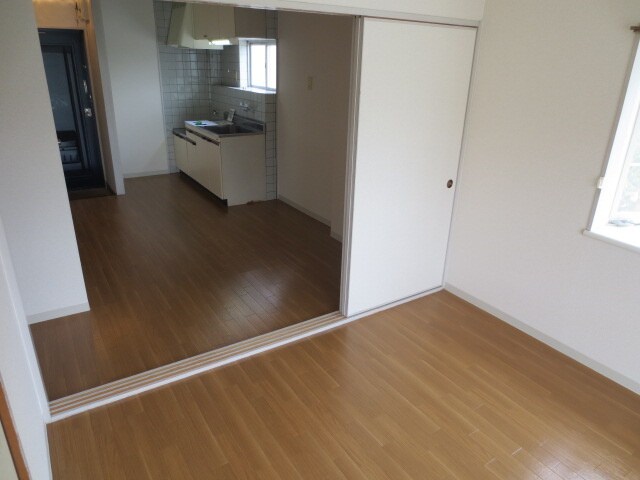 物件内観写真4　(居室)