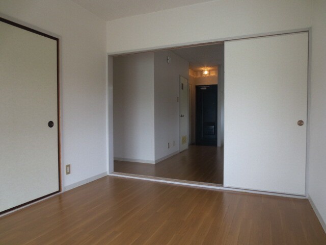 物件内観写真9　(居室)