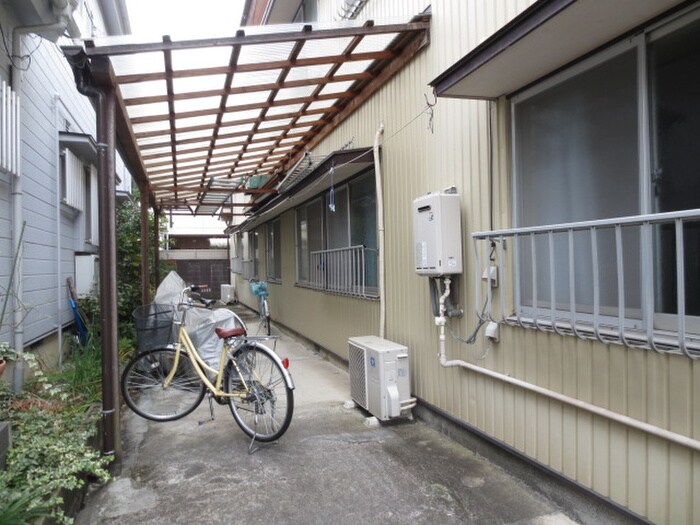 物件外観写真4　(駐輪場)