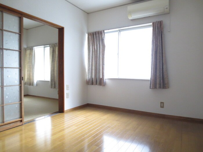 物件内観写真10　(居室)