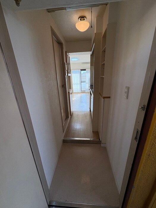 物件内観写真15　(玄関)