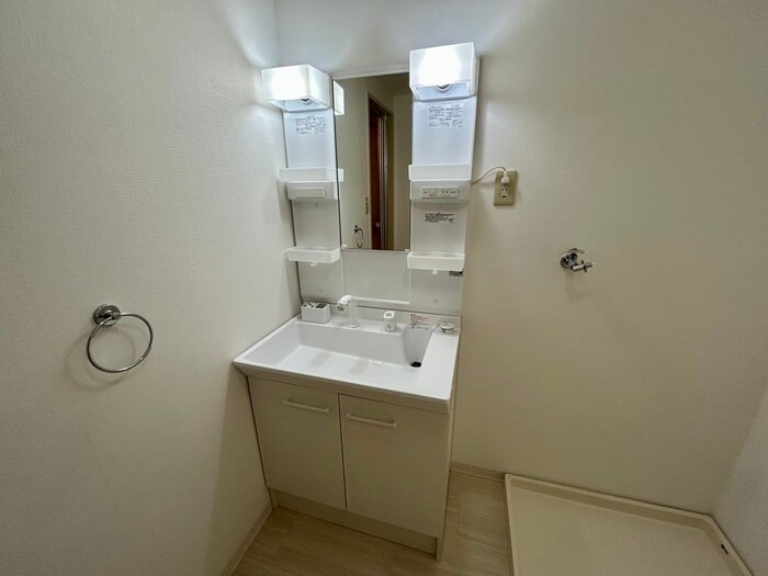 物件内観写真11　(洗面)