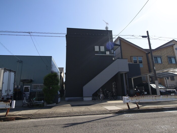 物件外観写真3　(外観写真)